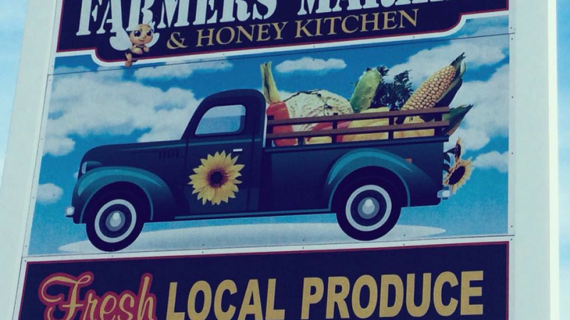 Muhlenberg County Farmers Market sign